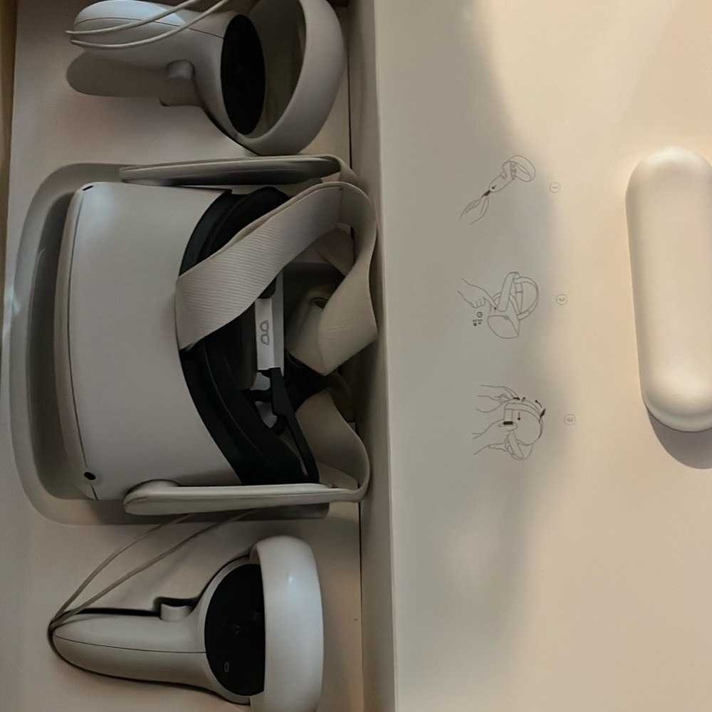 i’m selling this vr headset nothing is wrong with it i just don’t use it anymore